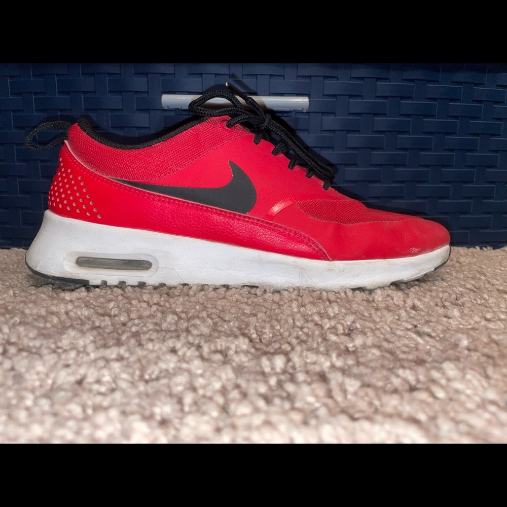 Nike Air Max Thea
Size 8.5